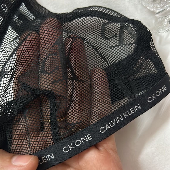 CALVIN KLEIN MESH UNLINNED BRALETTE - Picture 6 of 9